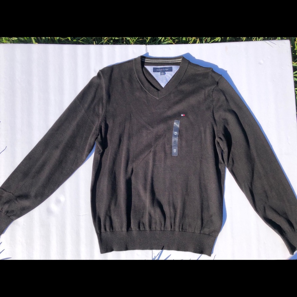 Tommy sweater
